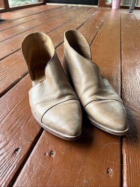 Free People Taupe Leather Pointed Slip-On Flats